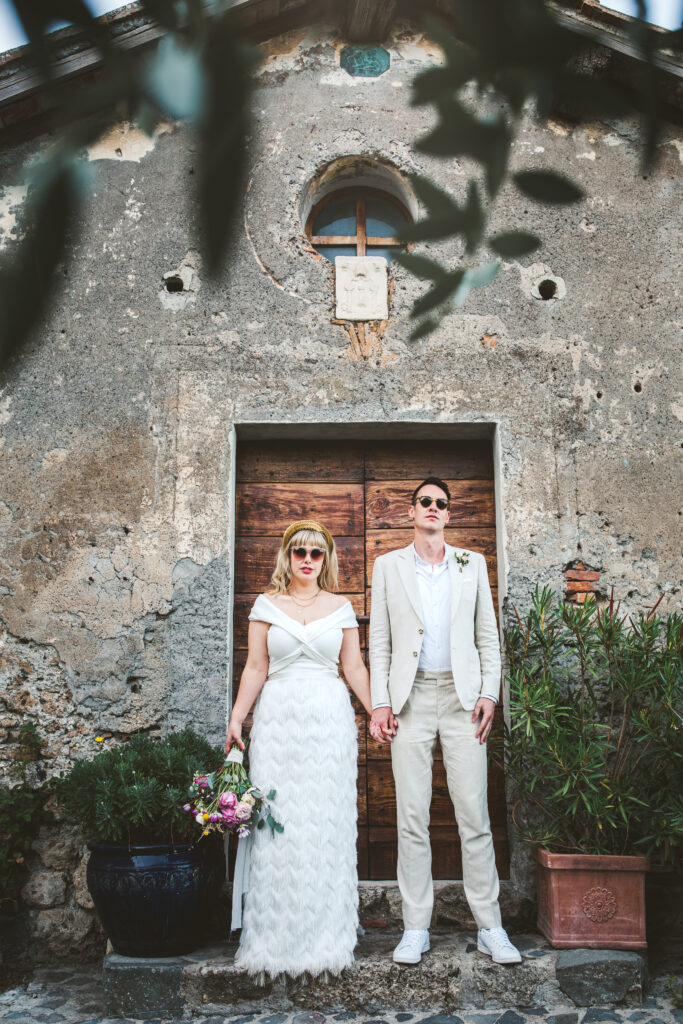 Modern couple in Italy by elopement photographer Peggy Picot
